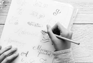 pg电子手机版-大汗淋漓！骑士队莫布里在田径场训练 主要有阻力跑&amp;amp;带球跑等内容