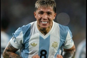 pg电子手机端-切尔西官推晒恩佐在阿根廷队的照片：哇哦，多么出色的表现！