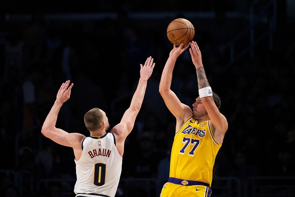 pg电子手机端-中投绝杀，东契奇26中10砍下30分11板13助三双数据，正负值-4